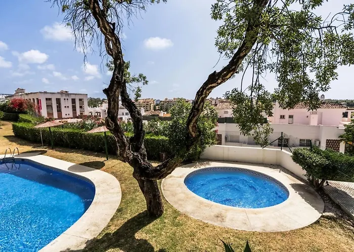 Ultimate - Scenic 2br Haven Breathtaking Sea And Garden Views Апартаменти Естепона