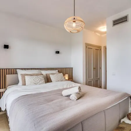 Apartment Ultimate - Scenic 2br Haven Breathtaking Sea And Garden Views