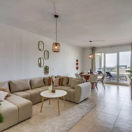 Apartamento Ultimate - Scenic 2br Haven Breathtaking Sea And Garden Views *